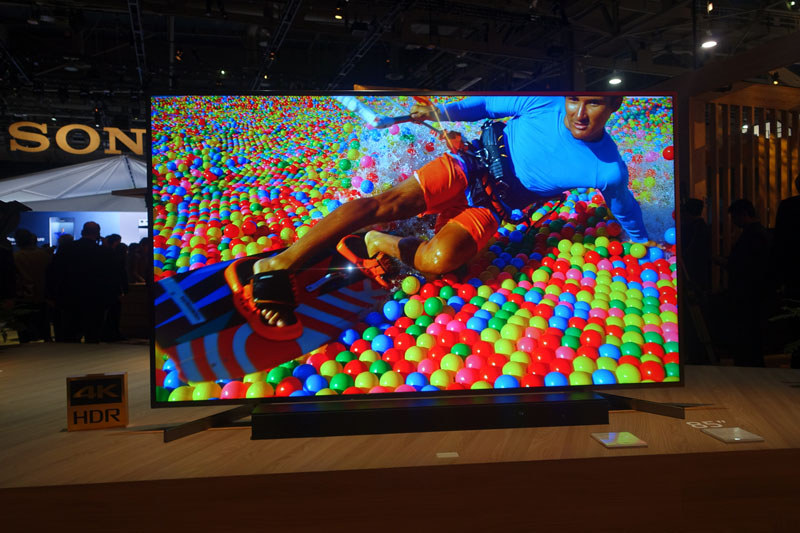 BRAVIA X900Fの85インチモデル。アメリカの大画面ニーズに向けた製品だ