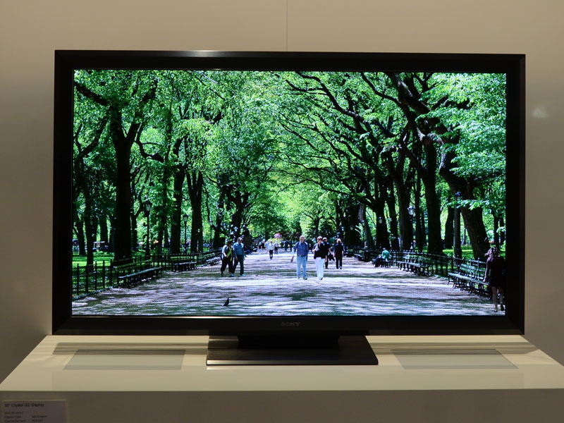 2012年に展示された、ソニーの「Crystal LED Display」。一般的な家庭用サイズで一般向けにマイクロLEDディスプレイが出展されたのはこの時が最初だった