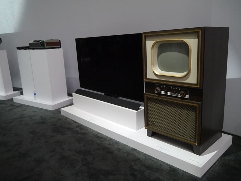 メインブースにおいては創業100周年にあわせた展示も行なった