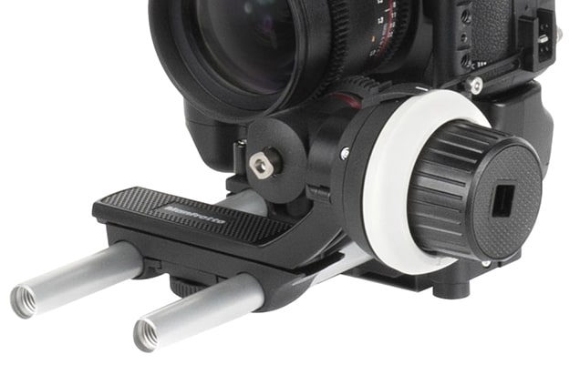 Lサイズ(MVCCL)は下部に15mm径ロッドを2本装着できる