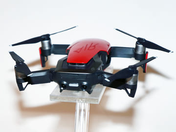ドローン　Mavic Air DJI、新ドローン「Mavic Air」日本公開。折りたたみでより小型
