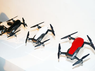 ドローン　Mavic Air DJI、4K30p対応/折りたたみ式でさらに小型化したドローン「Mavic