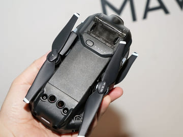 DJI、新ドローン「Mavic Air」日本公開。折りたたみでより小型、追尾
