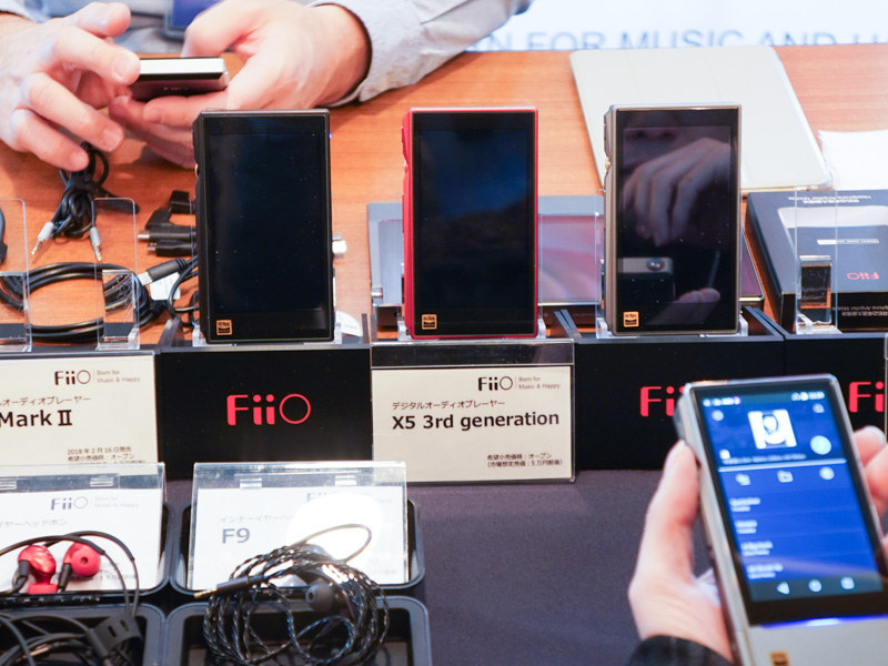 「X7 Mark II」や「X3 Mark III」を出展