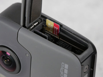 [最短即日発送]GoPro FUSION SDカード2枚付き　360度カメラ Gopro Fusion（128Gb SDカード2枚付き）