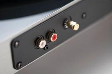 ELAC、90周年レコードプレーヤーの技術を継承した「MIRACORD 70」。24