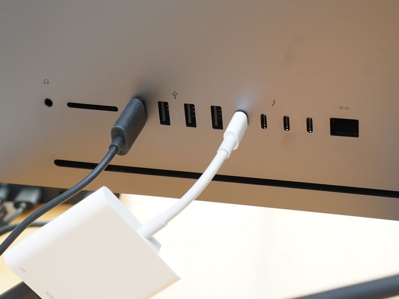 端子類はすべて一直線に並ぶ