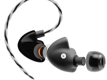 スマホでも鳴らしやすい約7万円の平面駆動型ヘッドフォン「Alpha