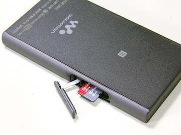 音楽をまるごと持ち歩く! サンディスク400GB microSDが人気DAPで