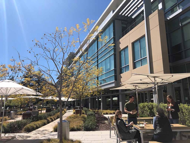 米サンフランシスコ近郊のロスガトスにある、Netflix本社。ここが創業の地であり、テクノロジー関連の社員はここに集まって仕事をしている