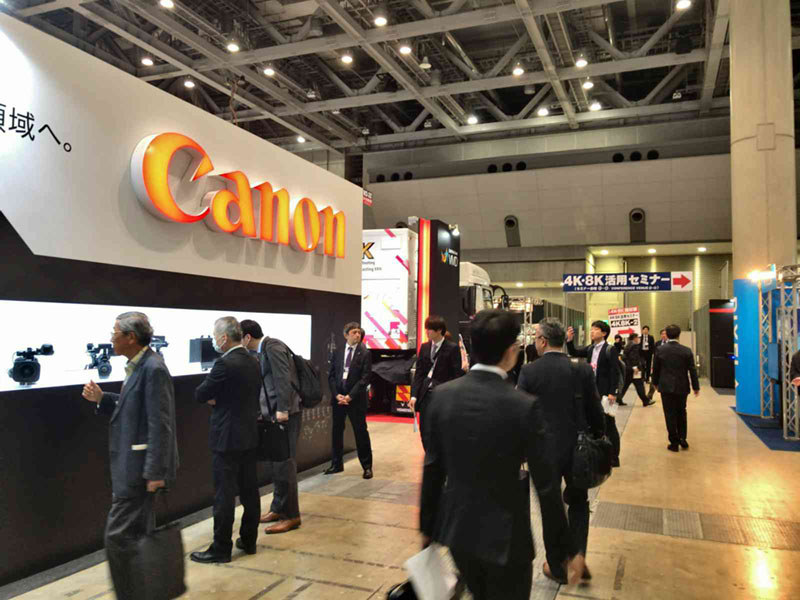 必要なポイントをゆっくり見て回れる展示ブース