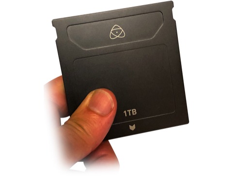 「AtomX SSDmini」を採用