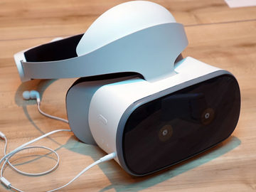 Lenovo、単体で動作するDayDream対応HMD「Mirage Solo」。約51,200円