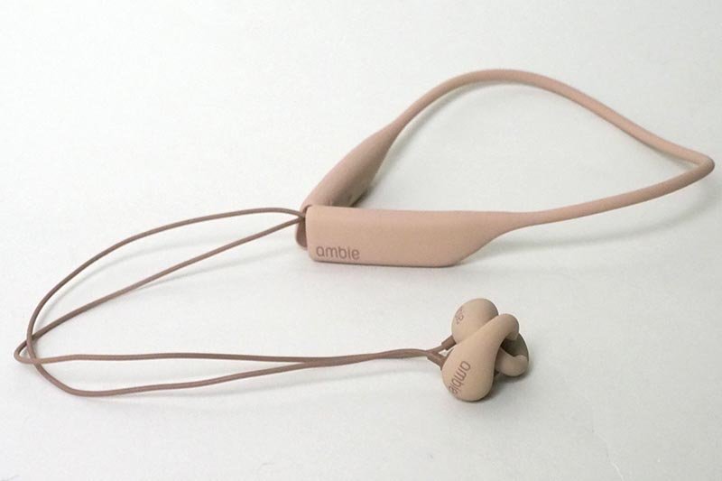 wireless earcuffsは、ネックバンドとイヤフォン部で構成
