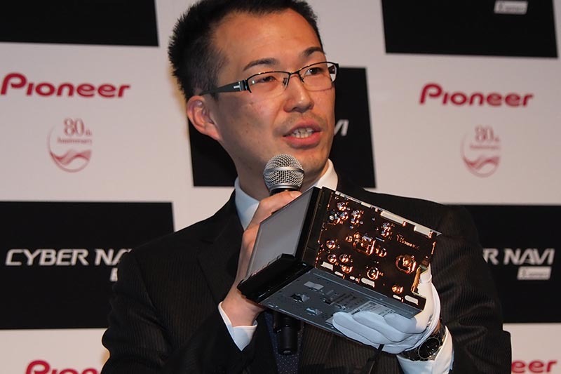 ビスは片側が銅メッキ、反対が通常