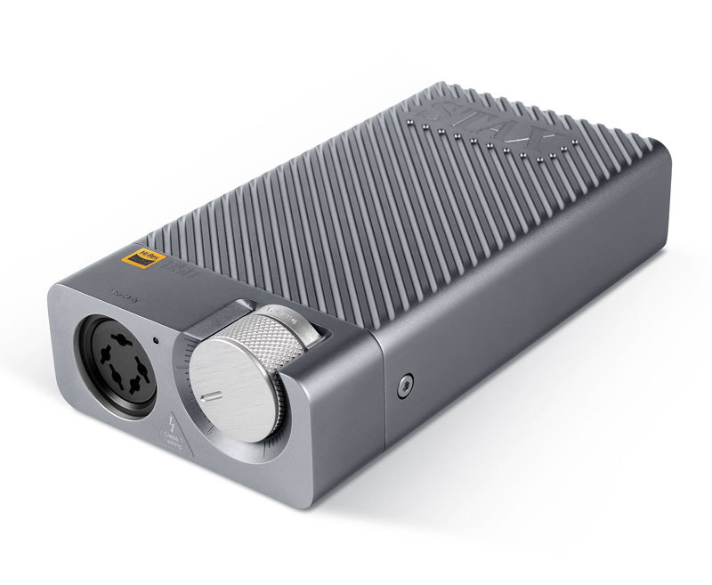 DAC搭載のポータブルタイプ「SRM-D10」