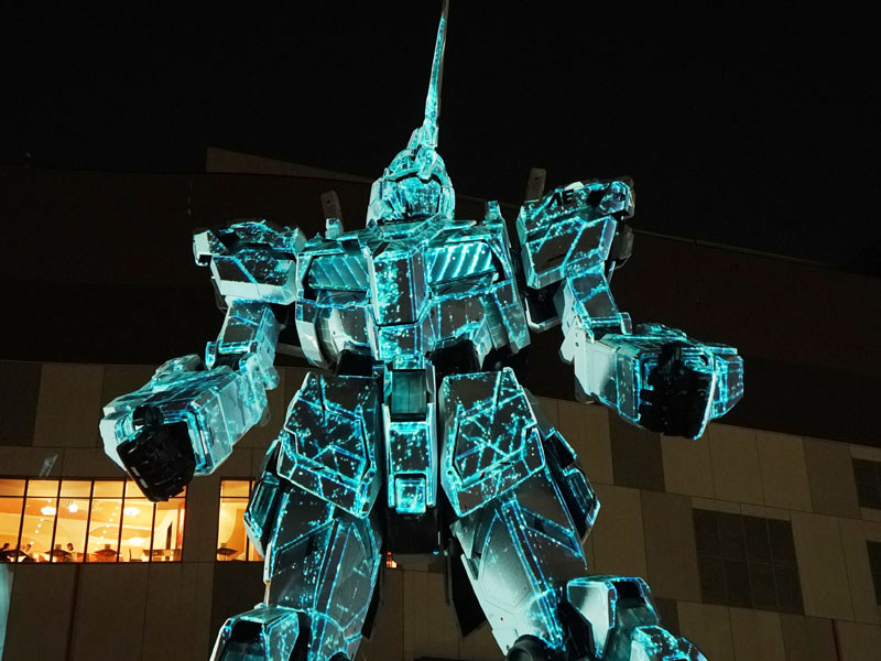 プロジェクションマッピングのワンシーン<br>(c)創通・サンライズ