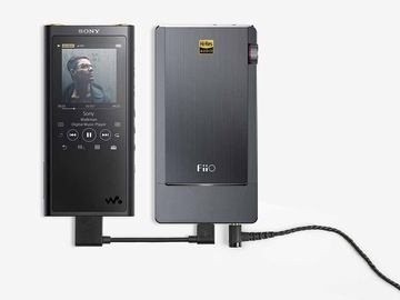 2.5mm/4.4mmバランス出力を選べるポータブルDAC「FiiO Q5」 - AV