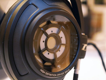 ゼンハイザーの密閉型「HD 820」、スタックス静電型最上位「SR-009S