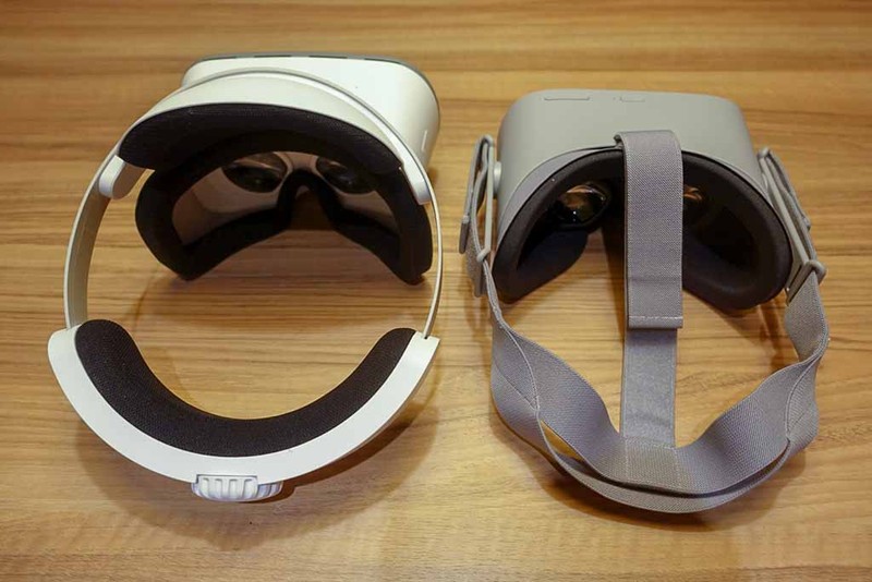 同じスタンドアローンVRのレノボ「Mirage Solo」と比較。左がMirage Solo。バンド部がプラスチックかゴムバンドか、という違いで、ボディサイズがかなり異なっている