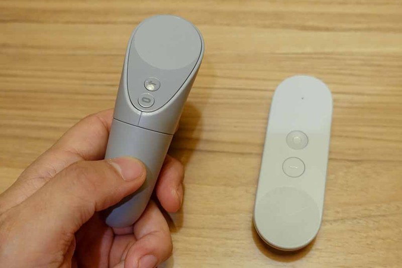 Mirage Solo・Daydream View用コントローラ(右)と比較。機能的にはほぼ同じだ