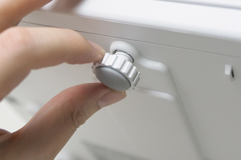 脚部の高さ調節も可能