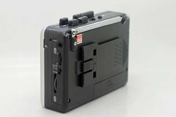 WINTECH、実売4,000円のラジオ付きカセットプレーヤー - AV Watch