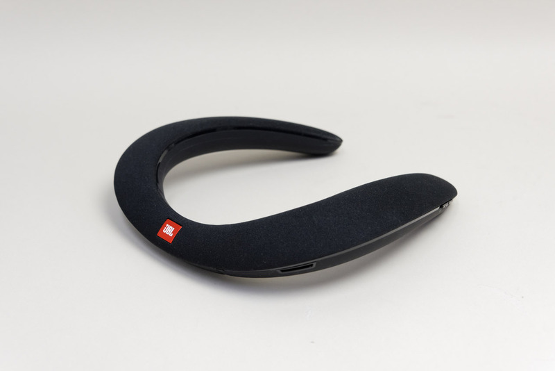 優美な曲線を描くSOUNDGEARのボディライン。2018年から採用されたF1のハロっぽい気がしなくもない