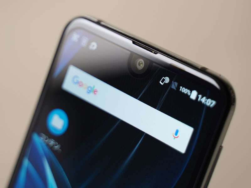 インカメラはセンターに