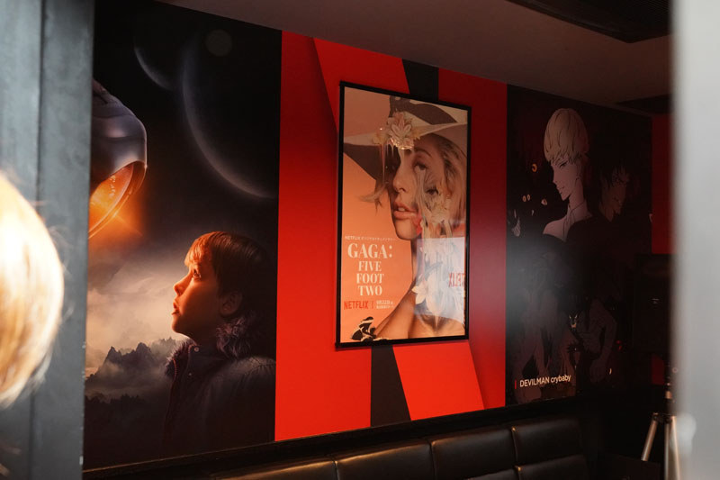 室内には作品のポスターが