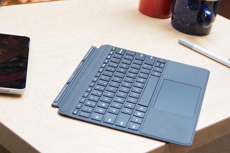 キーボードは着脱式