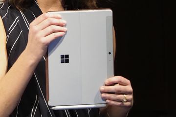 10型で約6.5万円の「Surface Go」8月28日発売。最薄最軽量、USB-Cで4K
