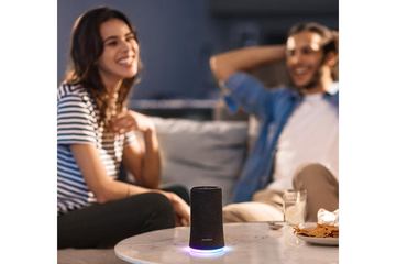Anker、光る防水重低音Bluetoothスピーカー「Soundcore Flare」。5,999