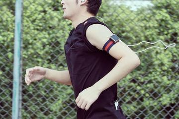 超小型プレーヤー「M0」をカバンやベルトに着けられるクリップ