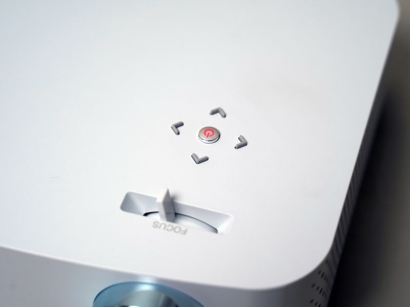 フォーカスレバーと本体ボタン