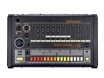 伝説の「TR-808」(やおや)がスニーカーに、ローランドとプーマがコラボ
