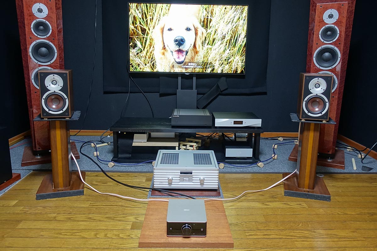 DALI「SPEKTOR2」とPMA-60(中央手前)の組み合わせ