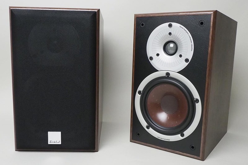 左はサランネット装着時