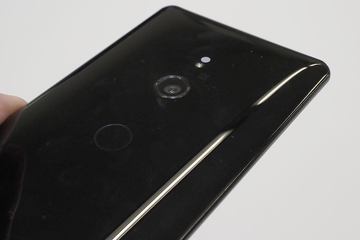 ソニー、有機ELとAndroid 9搭載の「Xperia XZ3」。AI採用UIで片手操作
