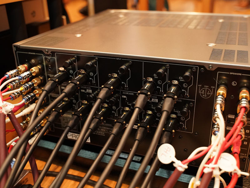 「MX-A5200」の背面