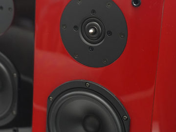 クリプトンのスピーカー「KX-0.5」に“漆塗り”+“絹サランネット