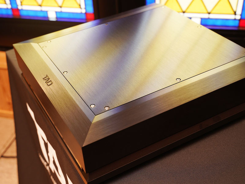 「TAD-M1000」ブラックモデル