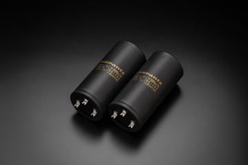 マランツ史上最大級電源の7chパワーアンプ。200台限定・27万円