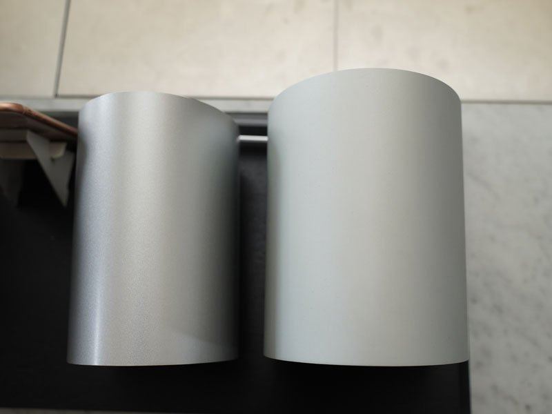 右がKS-9Multi、左がKS-55。奥行きはほぼ同じだ