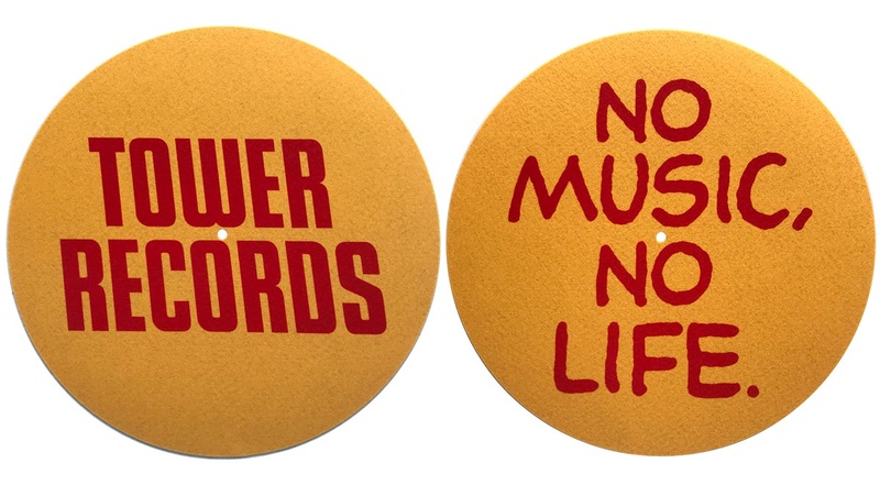タワーレコードオリジナルのスリップマット。「TOWER RECORDS」と「NO MUSIC, NO LIFE.」の2枚