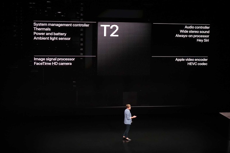 指紋認証用の「Touch ID」とセキュリティ用チップ「T2」を搭載