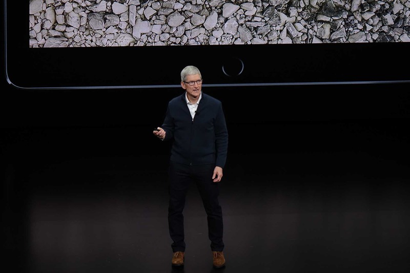 アップルのティム・クックCEO。製品の説明は担当者に譲りつつも、今回も全体戦略を発表した