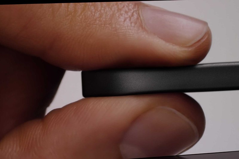 iPadとしては初めてとなる「角のある」デザイン。第2世代Apple Pencilをつけるためだ
