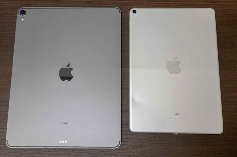 2017年発売のiPad Pro 10.5インチモデルと、新iPad Pro・12.9インチモデルを比較。サイズはけっこう違う。