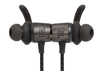 JBL×UNDER ARMOUR、初の無線ヘッドフォン「WIRELESS TRAIN